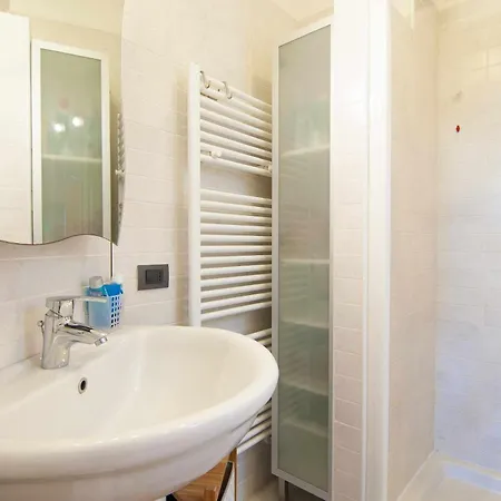 Dimora Gu -terrazza, Vista Lago, 100m Da Apartman Bardolino