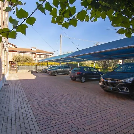 Dimora Gu -terrazza, Vista Lago, 100m Da Μπαρντολίνο